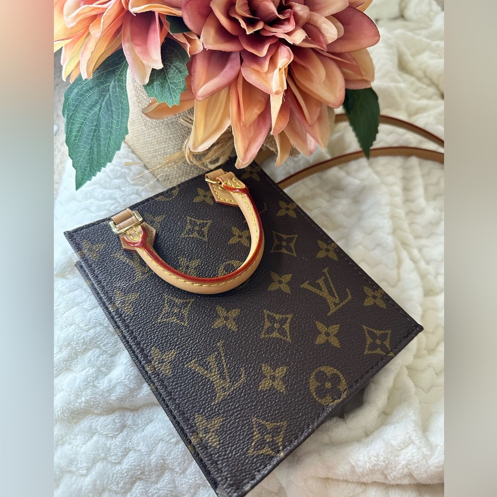 Louis Vuitton petit sac plac